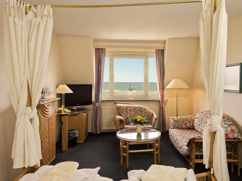 Hotel Seeschloesschen Hohwacht Ruang foto
