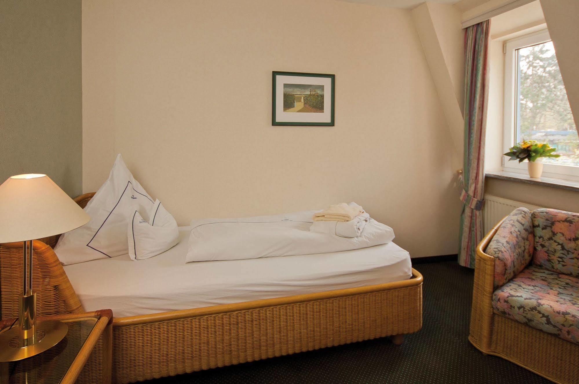 Hotel Seeschloesschen Hohwacht Bagian luar foto