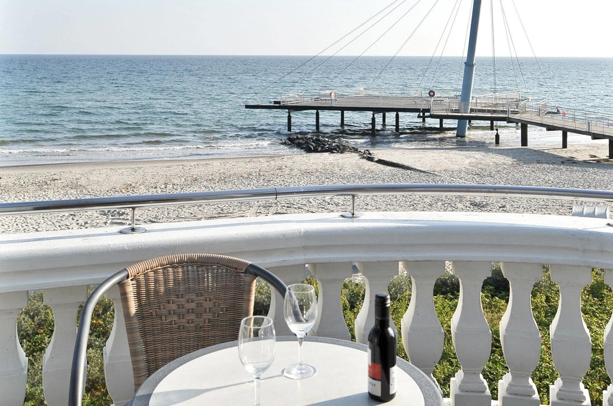 Hotel Seeschloesschen Hohwacht Bagian luar foto