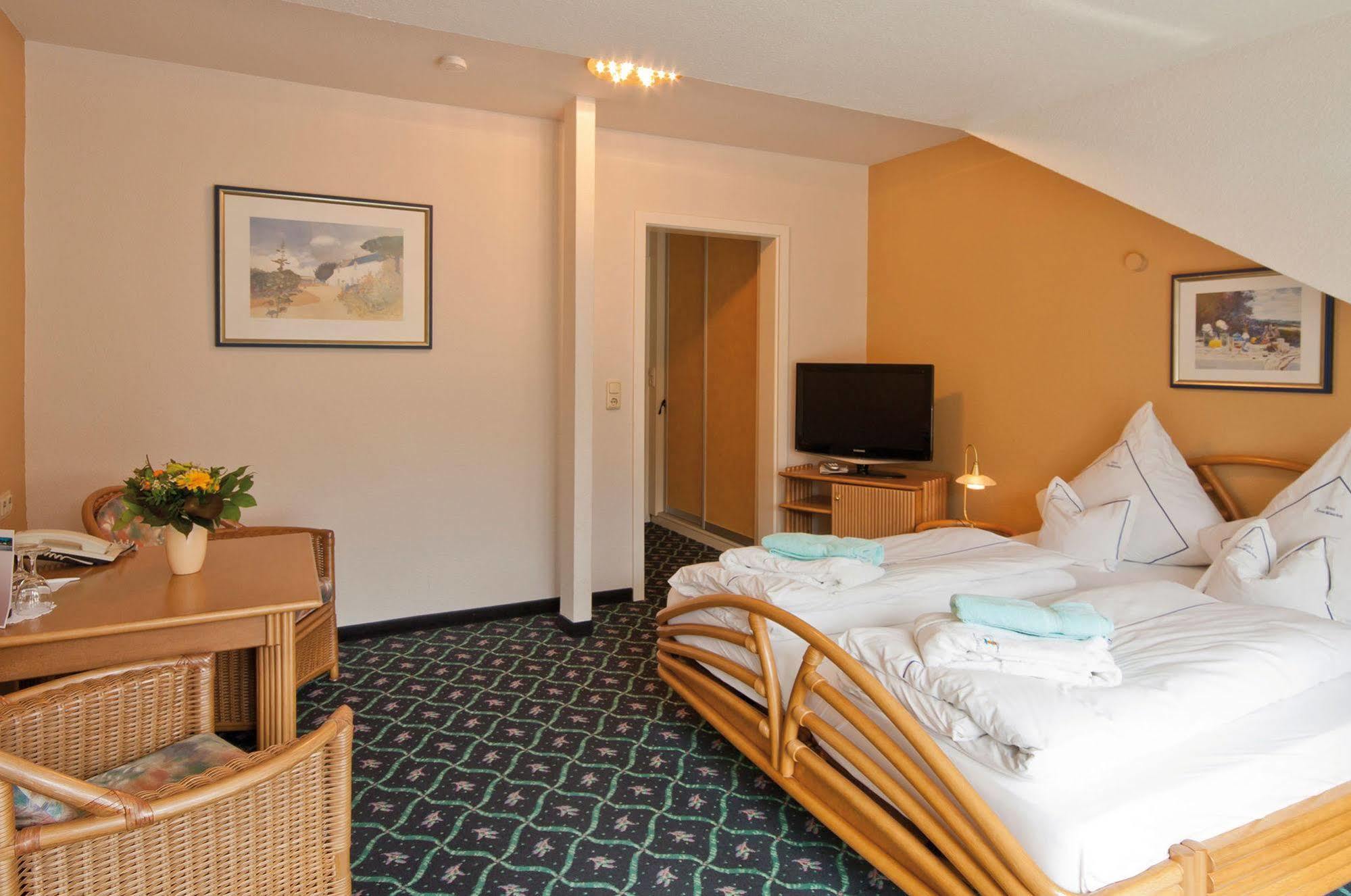 Hotel Seeschloesschen Hohwacht Bagian luar foto